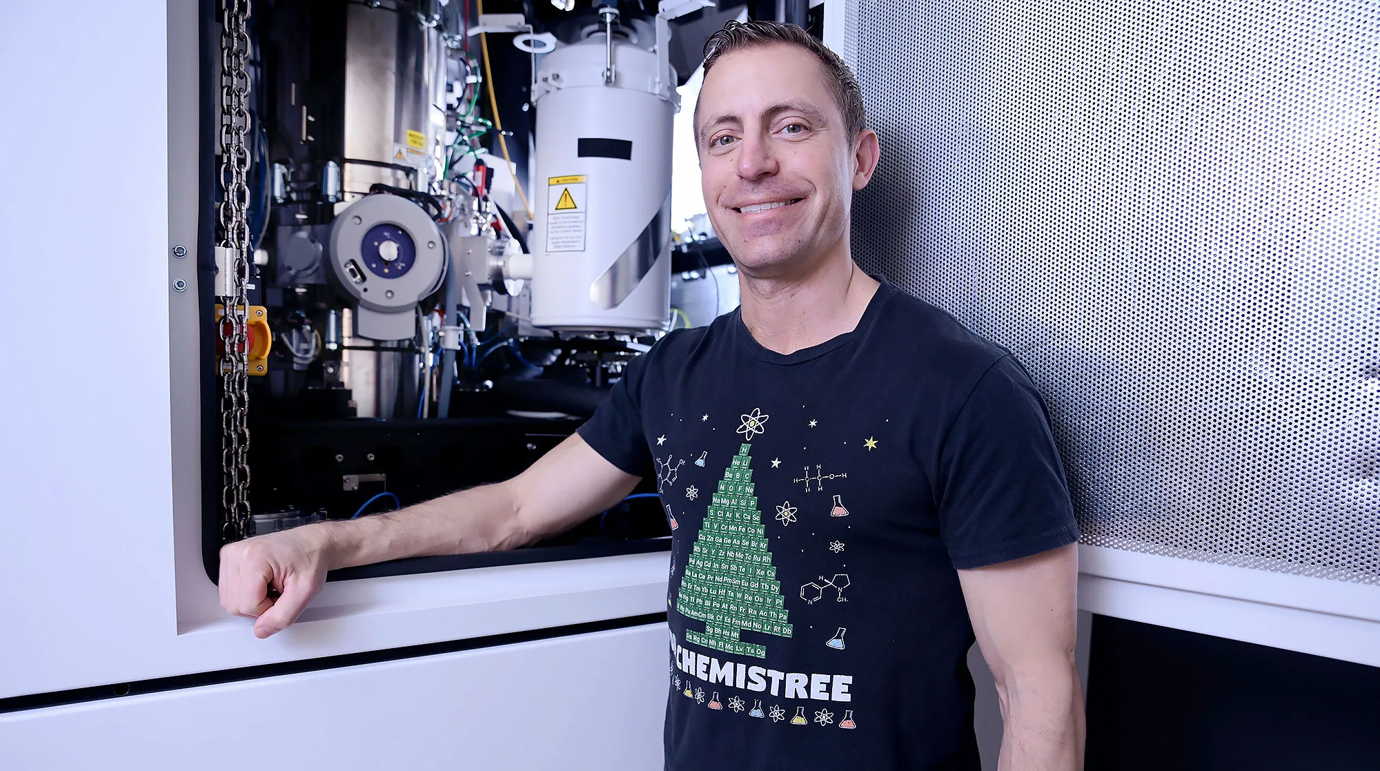 Meet UF’s Nicholas Rudawski: YouTube star in electron microscopy education